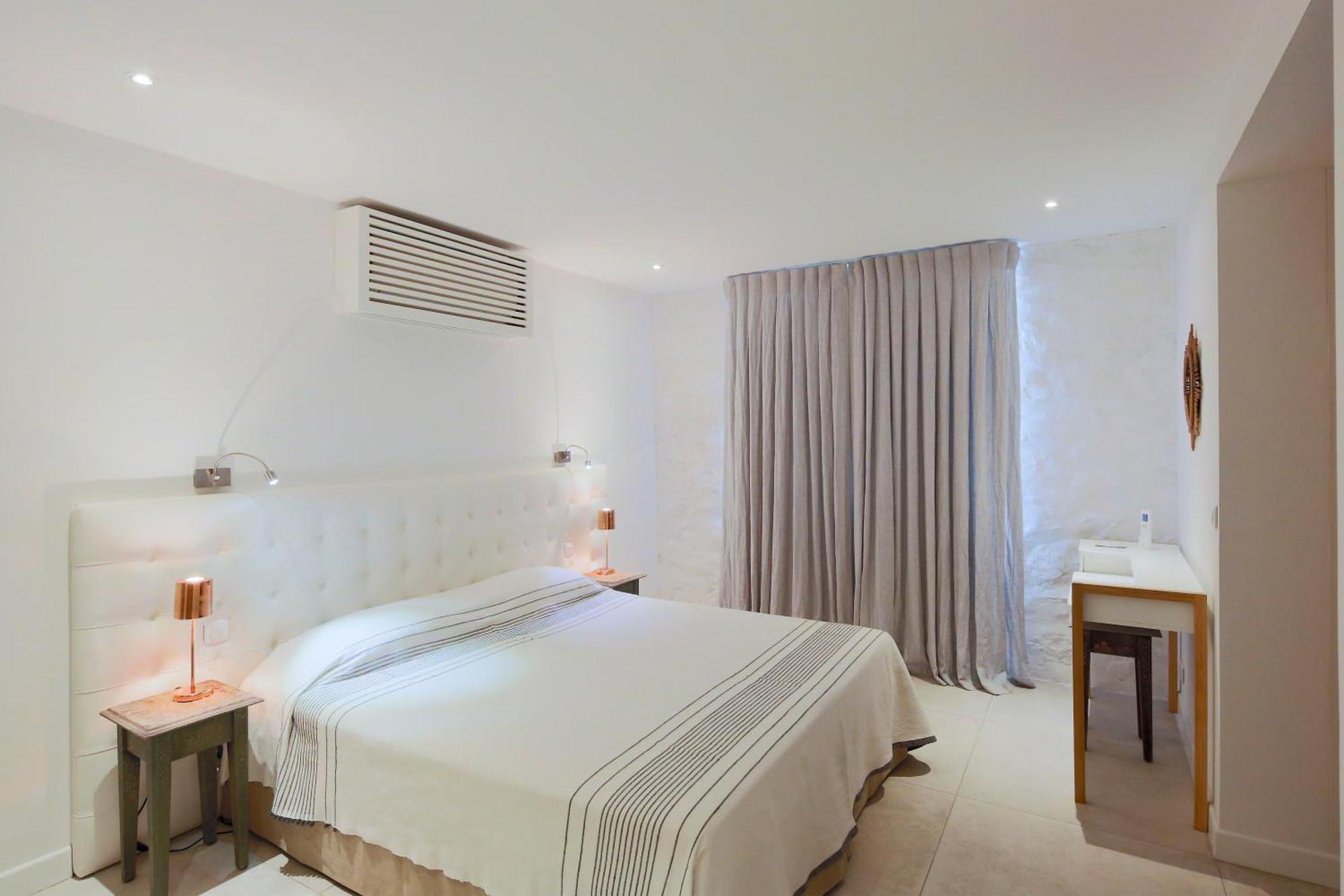 Mas De La Galegiere - Les Chambres D'Hotes อาร์ลส์ ภายนอก รูปภาพ